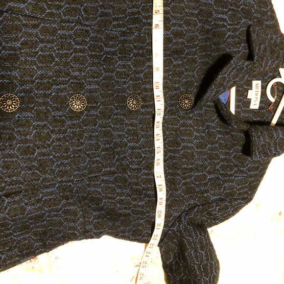 Women’s cool weather coat - Picture 7 of 11